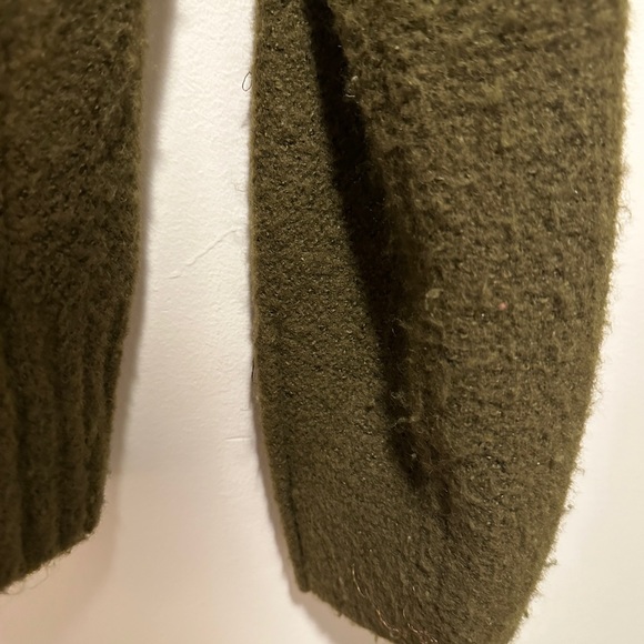 Green sweater - Picture 6 of 7